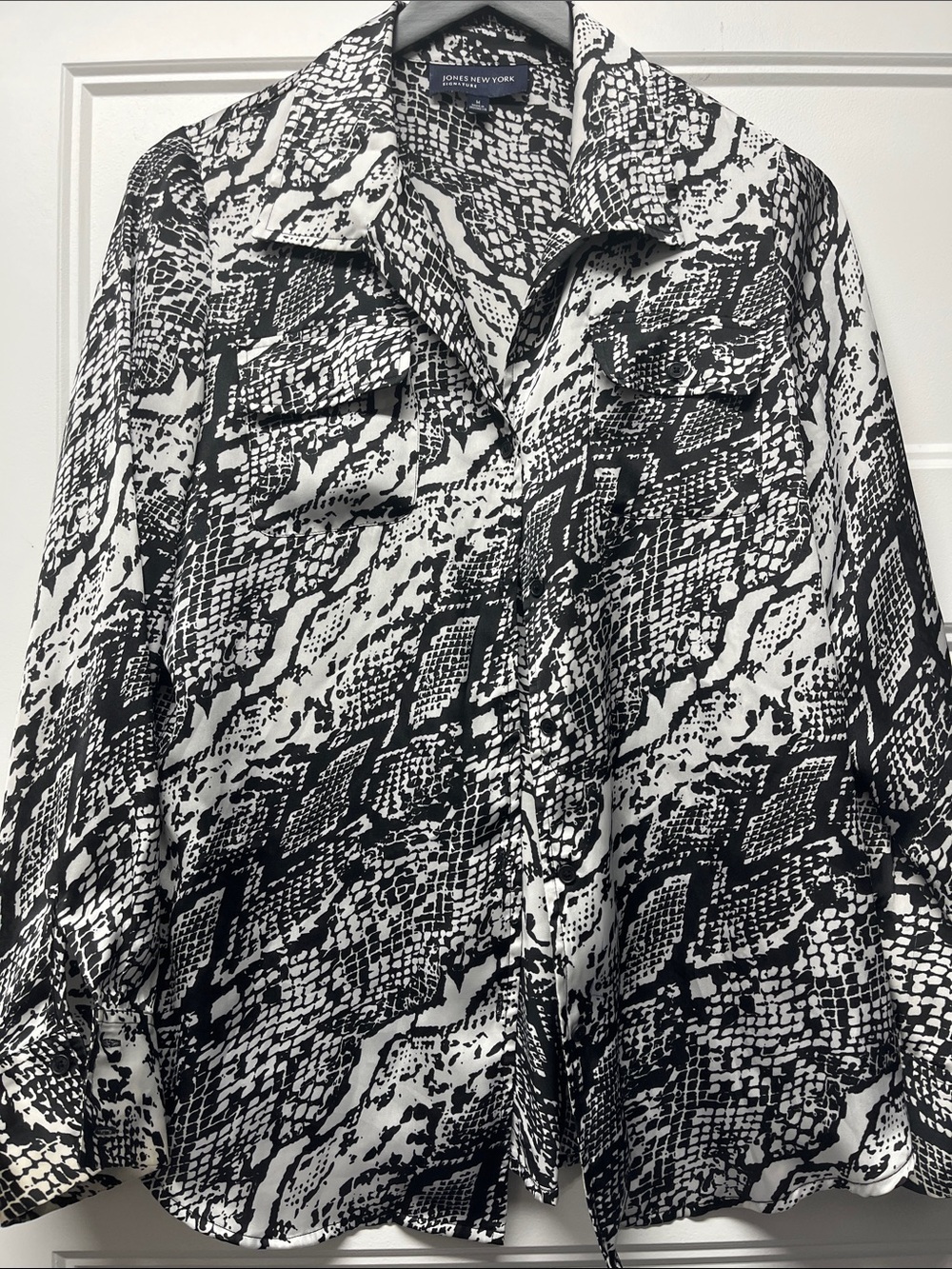 Jones New York Black & White Snake-Print Button-Up Shirt